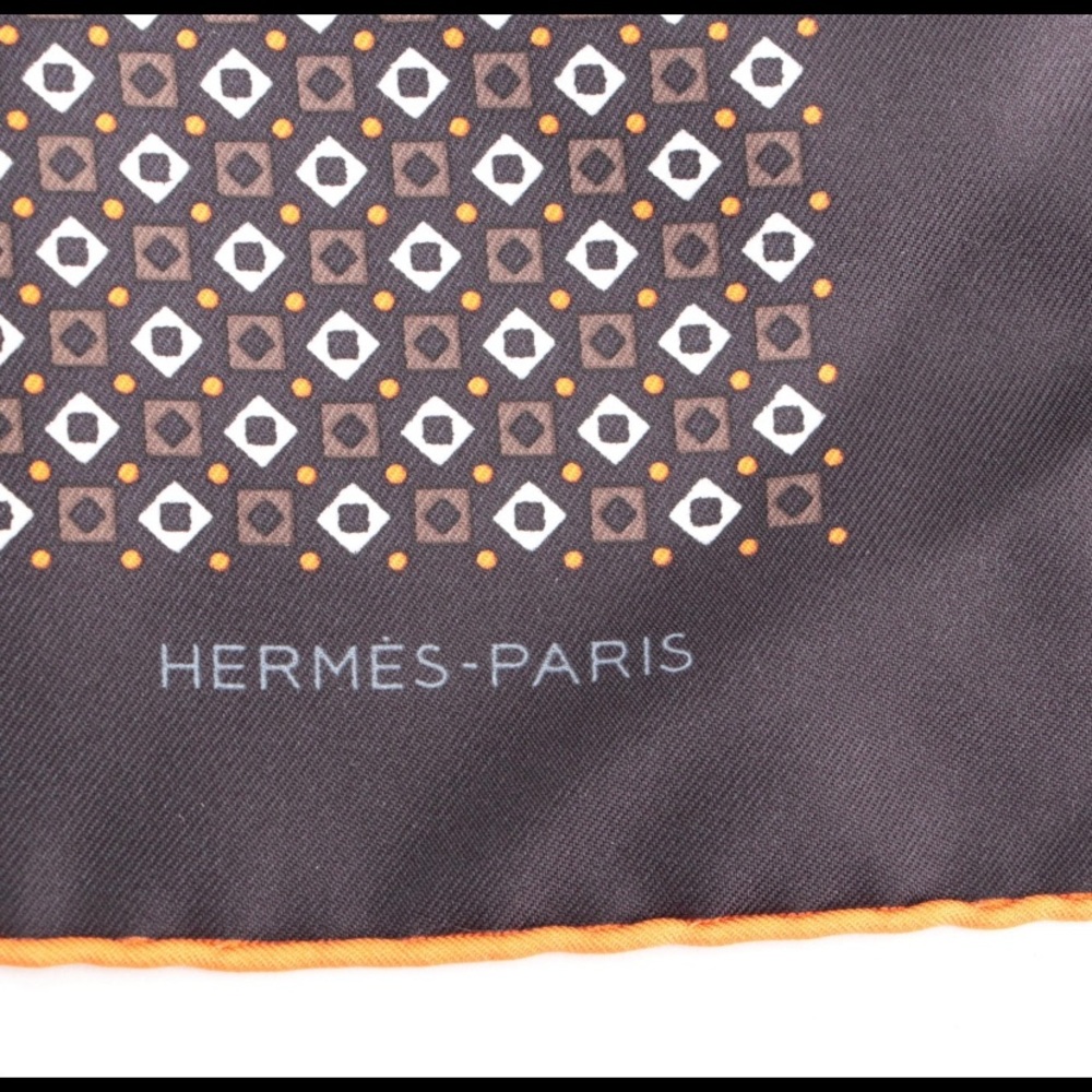 Hermès Scarf 65, Authentic with box!